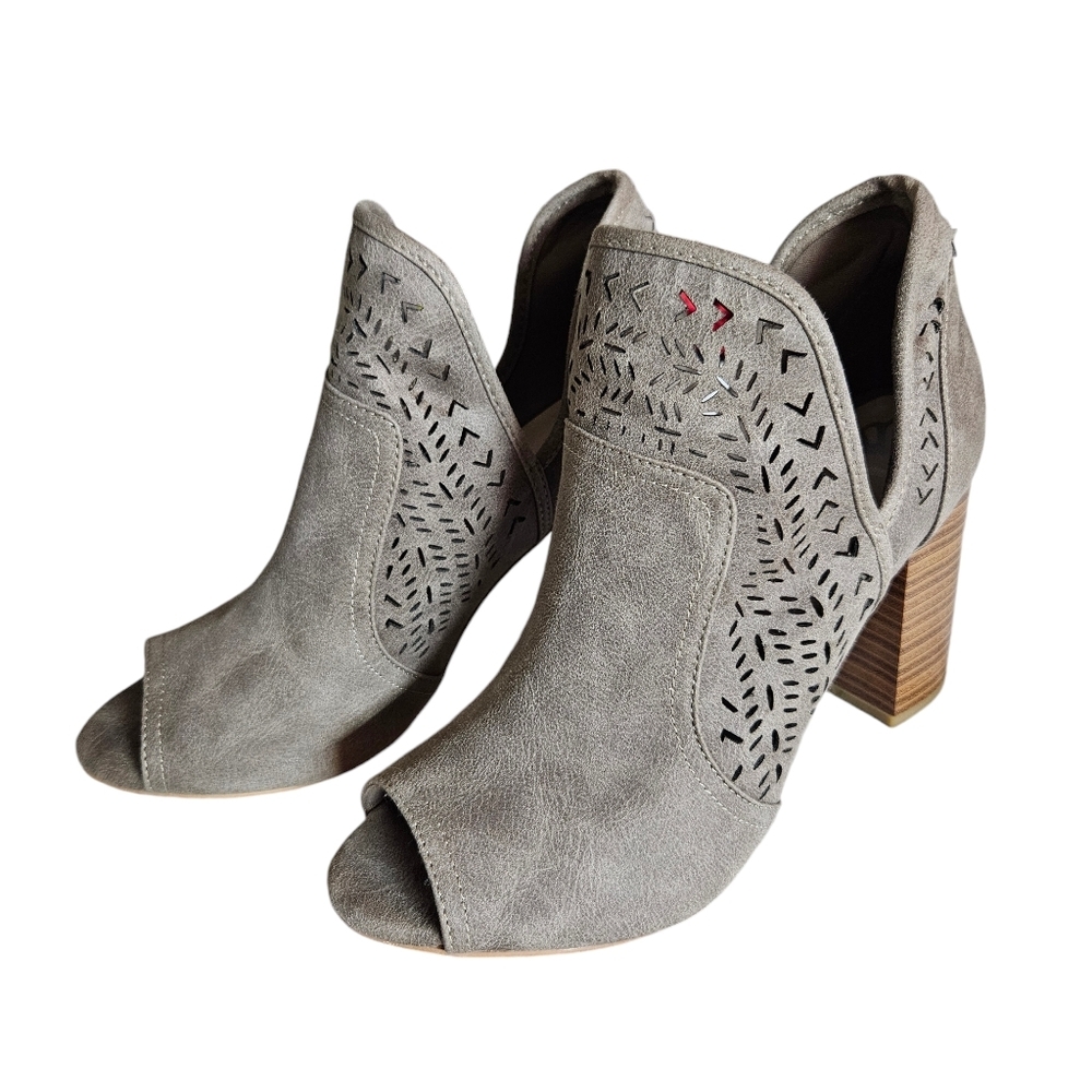 Fergalicious By Fergie Harvey Ankle Bootie Suede Leather Taupe Womens Size 8.5
